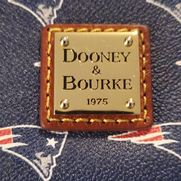 Dooney & Bourke Navy Crossbody Bag with Patriots Logo - Picture 3 of 9
